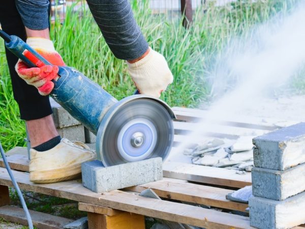 Les techniques de sciage du béton : choisir la méthode adaptée à vos besoins